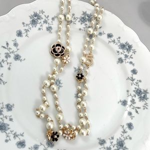 Camellia flower white pearl chain necklace accessory